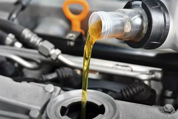 زیاد بودن روغن موتور